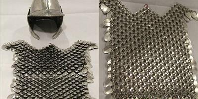 銀質手工豚鼠騎士裝，網拍價超15萬