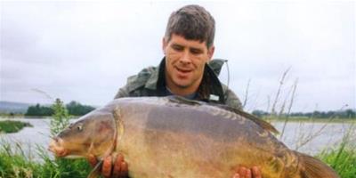 英國最大淡水魚自然死亡